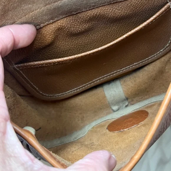 Dooney & Bourke vintage Saddle Brown leather Crossbody Bag - Picture 12 of 17